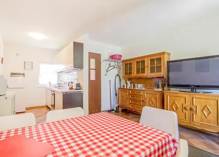 Posejdon Wydmowa 16/2 *