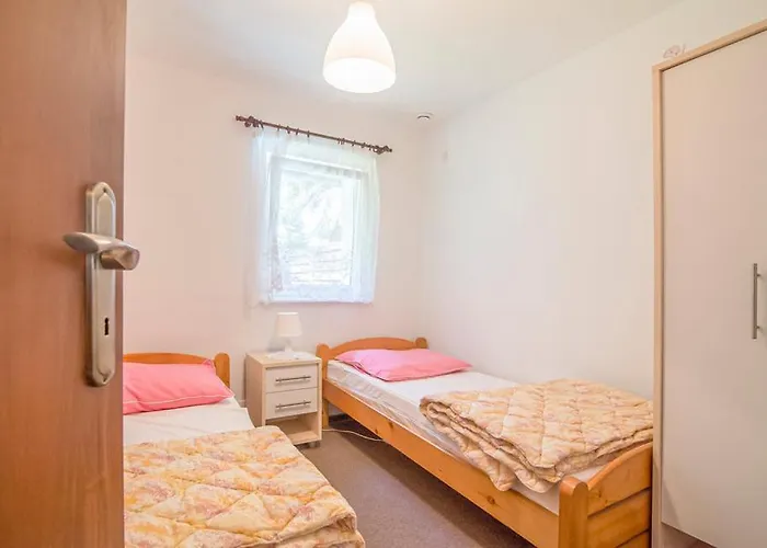 Posejdon Wydmowa 16/2 *